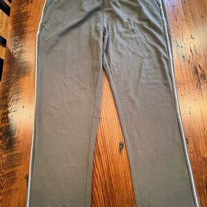 Chicos Zenergy Womens Pants Size 3 Reg (US XL or 16-18) Olive Green Athleisure